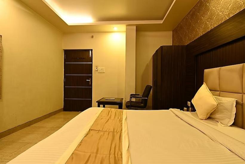לקנאו Hotel I.P. Palace מראה חיצוני תמונה